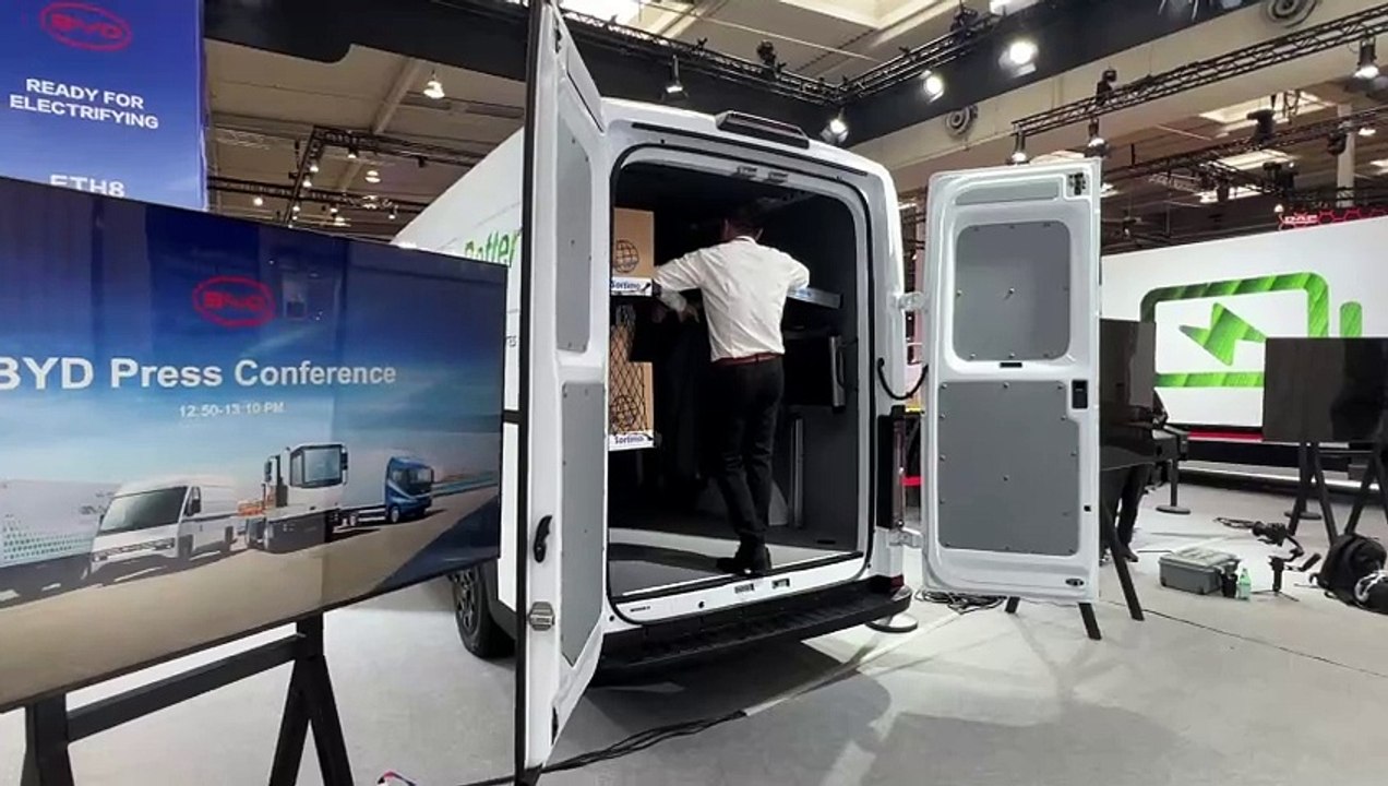 BYD E-VAli VAN (2025) Interior And Walkaround IAA Transportation 2024 Hannover
