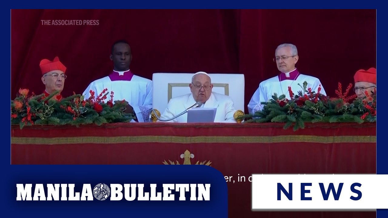 In Christmas address, Pope urges silencing of w...