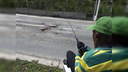 Piden desagüe en entrada de Ciudad Juan Bosch