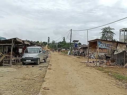 Pasar Desa Bumi Harapan Kalimantan Timur Dibongkar
