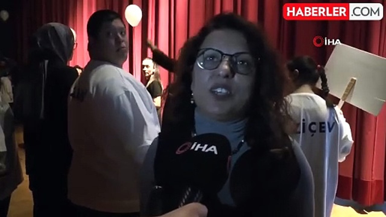 Özel Öğrencilerden Renkli Yılsonu Etkinliği