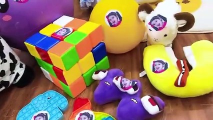 Let’s Learn to Share_ A Fun Guide for Kids with Ellie Emma and Friends