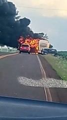 Ônibus é consumido em incêndio na PR-364, em Palotina
