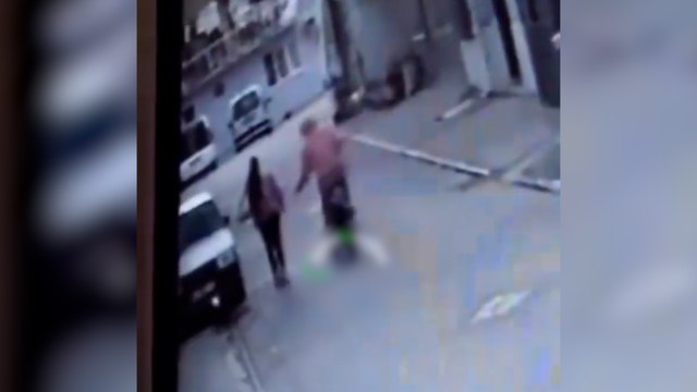 Sokak ortasında genç kıza taciz şoku!