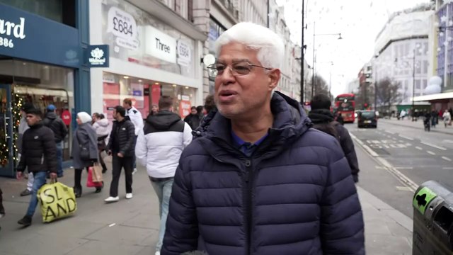 Shoppers in London make the most of Boxing Day sales