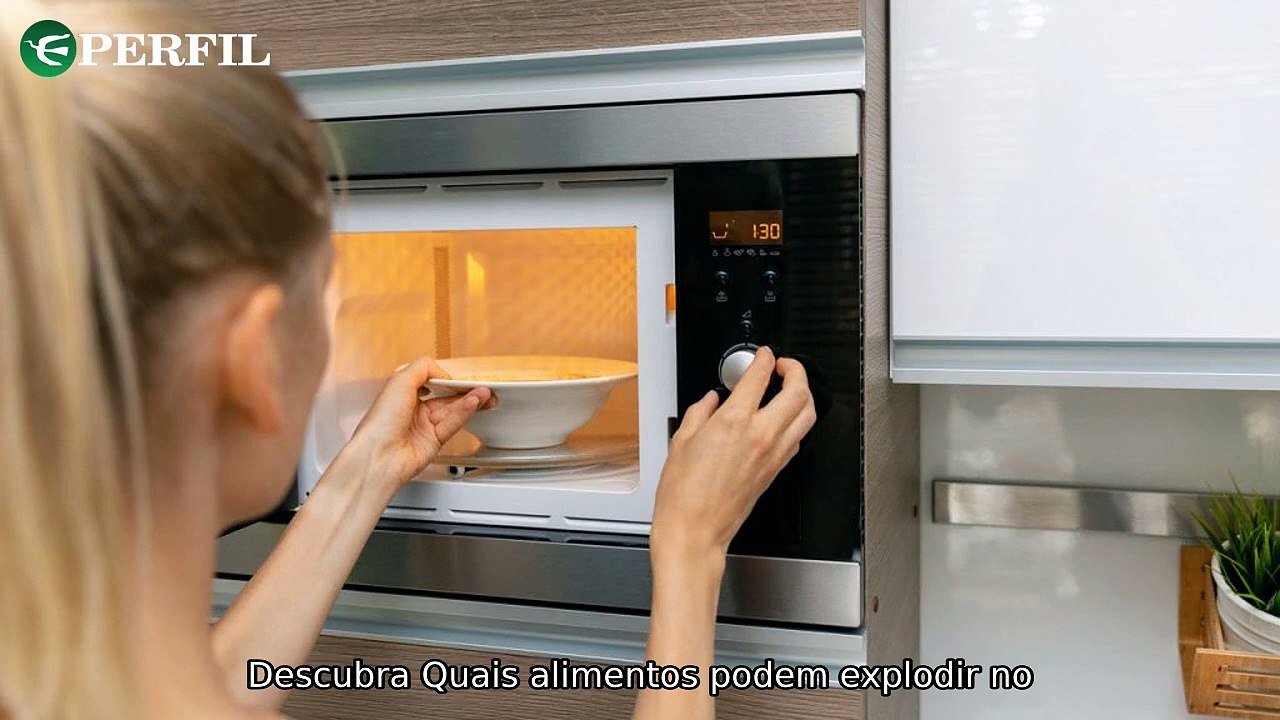 "Explosões no Micro-ondas, Amor em Outlander e Conflito em Moçambique: As Notícias da Semana"