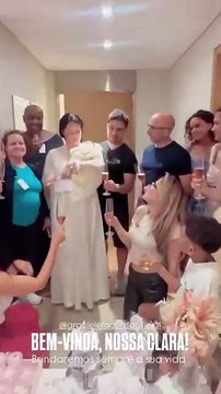 Zezé Di Camargo comemora nascimento da filha