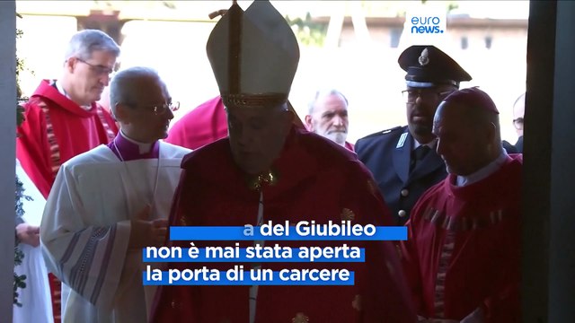 Giubileo: Papa Francesco apre la Porta Santa nel carcere di Rebibbia, è la prima volta nella storia