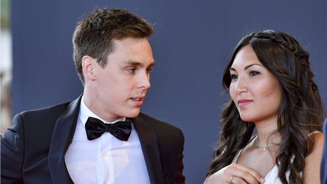 GALA VIDEO - Marie et Louis Ducruet aux anges : cette belle photo de famille avec leurs deux filles pour Noël