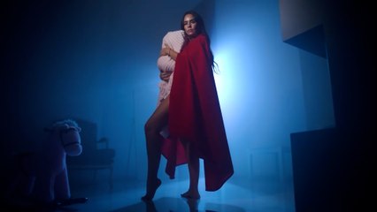 Cristina Pedroche calienta las campanadas con un emotivo vídeo