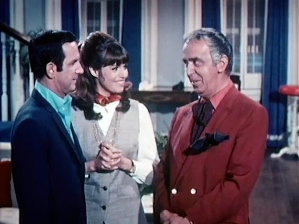 S04E15 - Reichlich viel Theater