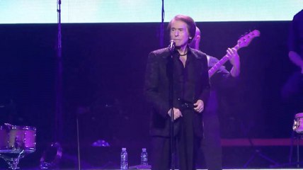 Raphael cancela su gira internacional tras ser diagnosticado de un linfoma cerebral