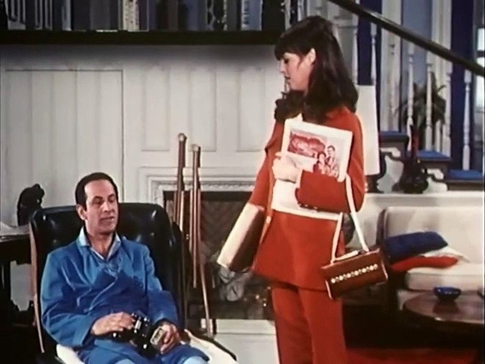 S04E24 - Max, der Fenstergucker