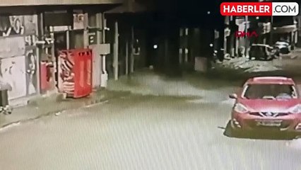 Yolda yürürken buz kütlesinin altında kalan genç, hayatını kaybetti