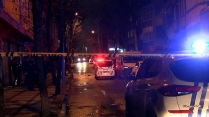 İstanbul'da motosikletle geldikleri sokakta dehşet saçtılar