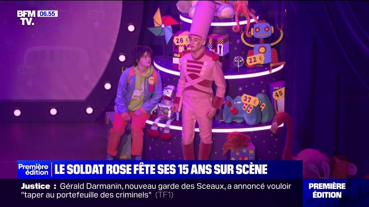 Pour fêter les 15 ans du spectacle, "le Soldat Rose" revient avec une nouvelle mise en scène et de nouveaux costumes