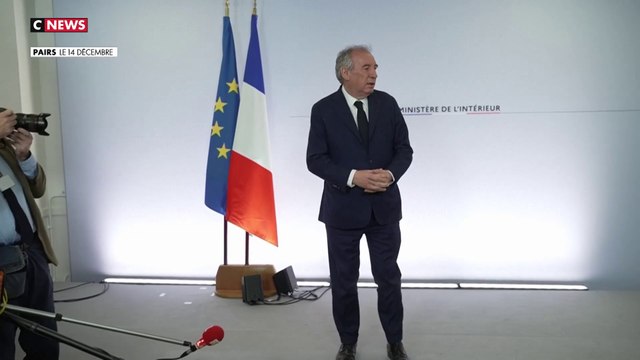Mayotte : après Macron, François Bayrou attendu dimanche et lundi sur l’archipel, avec Elisabeth Borne et Manuel Valls