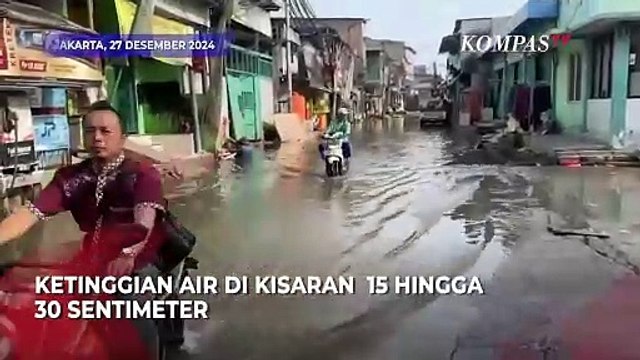 Suasana Banjir Rob Kembali Rendam Muara Angke, Warga Keluhkan Sakit Gatal-gatal