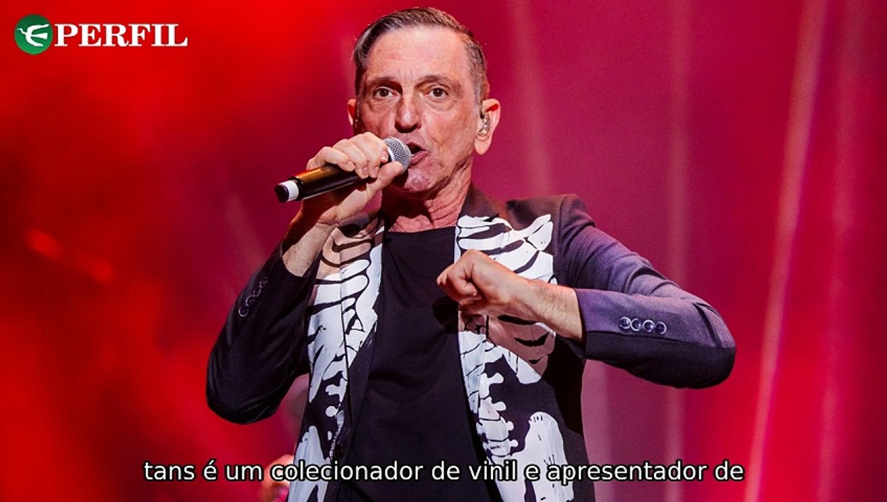 "Paulo Miklos celebra Natal em casa, Charles Gavin indica álbuns de rock e treinador vocal de Sabrina Carpenter fala sobre letras sensuais."