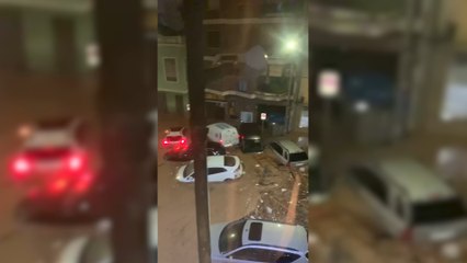 Antoni Monteagudo grabando su calle a las 19.14 durante la dana