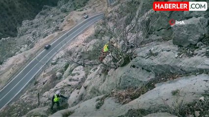 Siirt'te Uçurumdan Mahsur Kalan Keçi Kurtarıldı