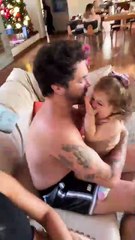 Eliezer explica para Lua o verdadeiro significado do natal