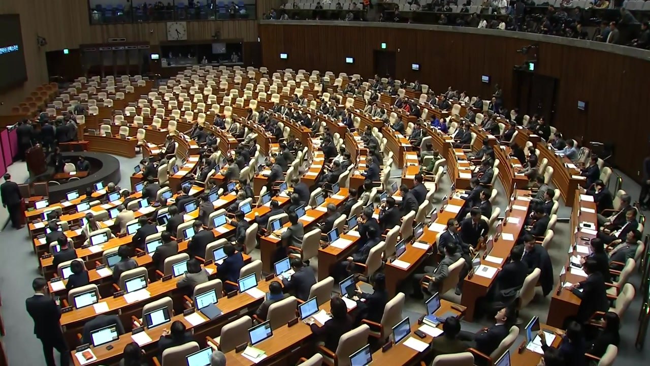 외신, 한 권한대행 탄핵소추안 가결 일제히 긴급 타전 / YTN