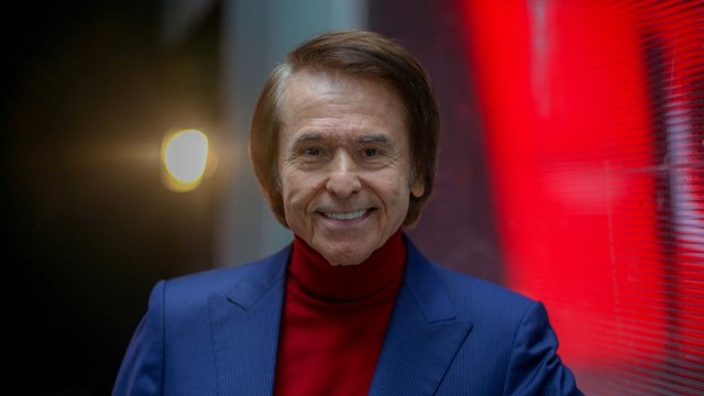 Raphael recibe alta hospitalaria tras diez días de ingreso