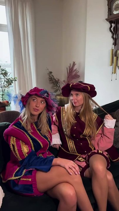Mijn Pietjes pakken flink uit dit jaar!   @noa.mnk @vixyless2.0 #stoutesint #uitpakpieten #sinterklaas # daghoor