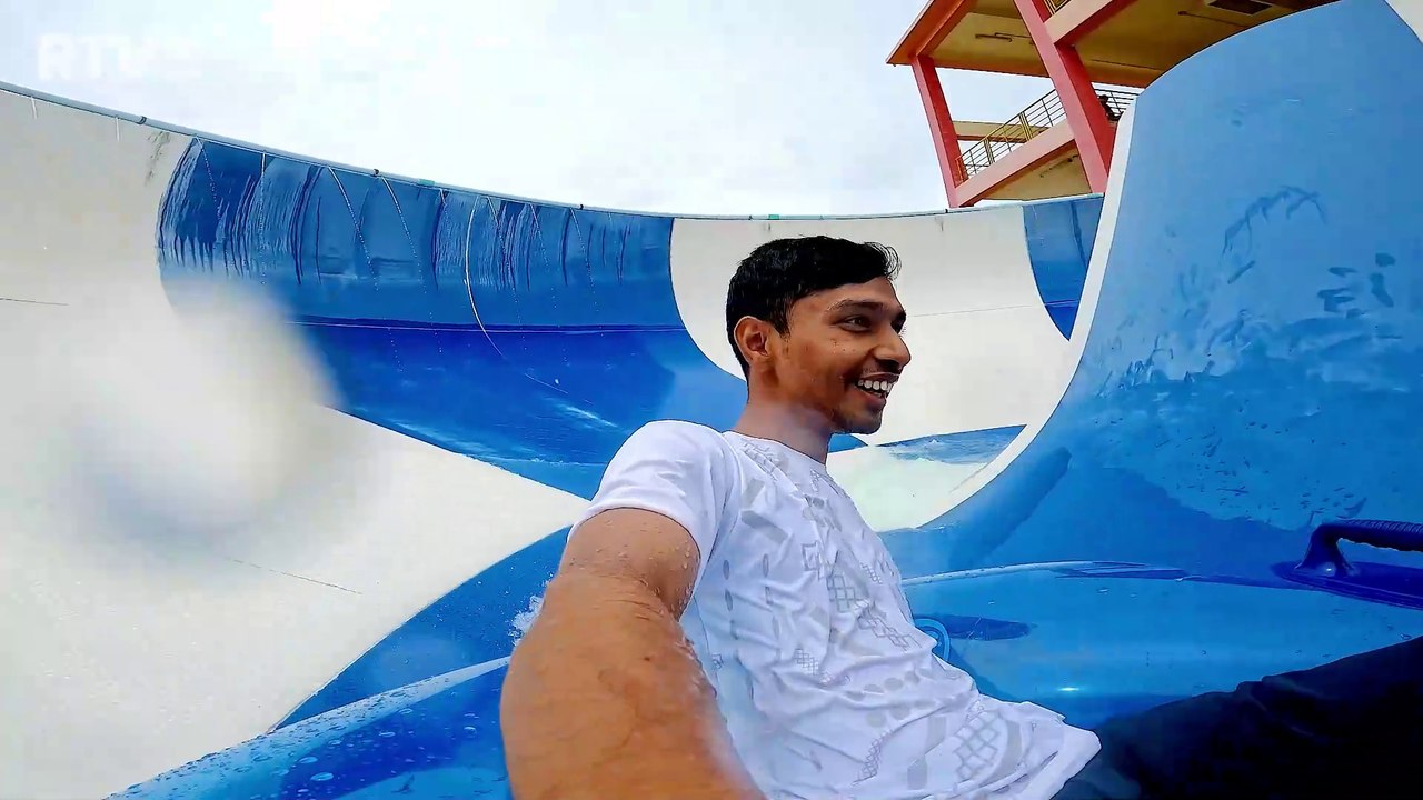 I Got Stuck on this CYCLONE 😲 Water Slide | Splash Jungle Water Park