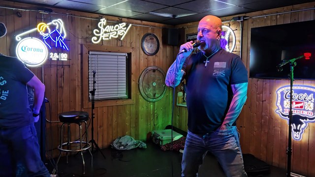 QUEEN - BICYCLE RACE (PERFORMED LIVE AT SCOREZ)