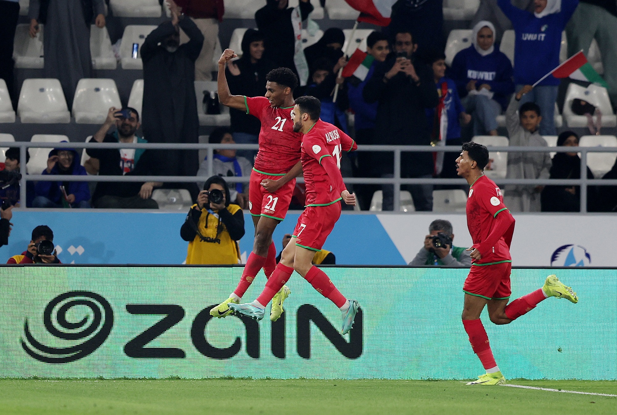 تأهل عُمان والكويت إلى نصف النهائي