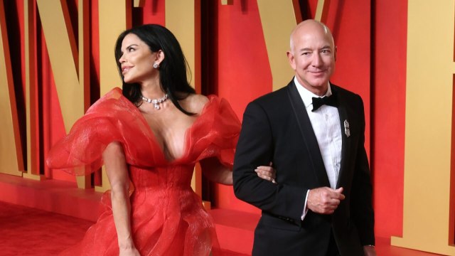 Jeff Bezos’ neighbor lists property for sale—$200 million, no house included