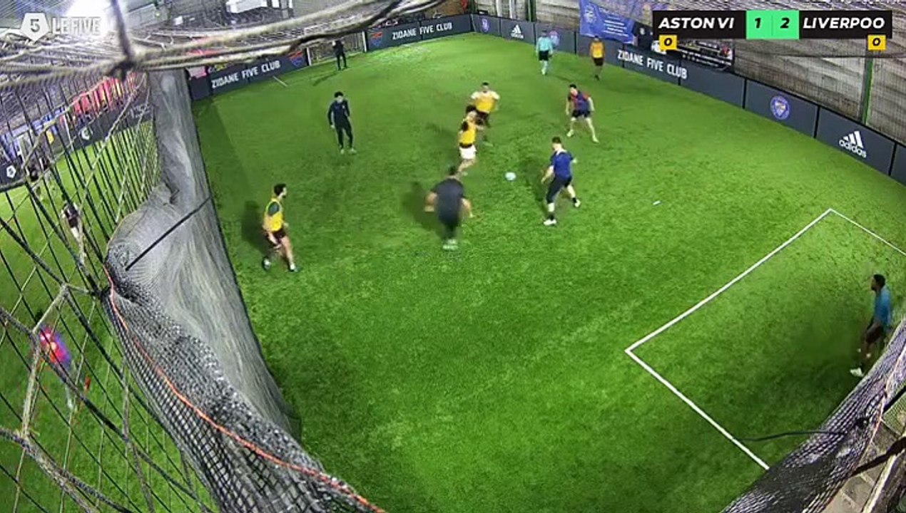 ASTON VILLA - LIVERPOOL 27/12 à 21:21 - Football Terrain 1 (LeFive Valenciennes)
