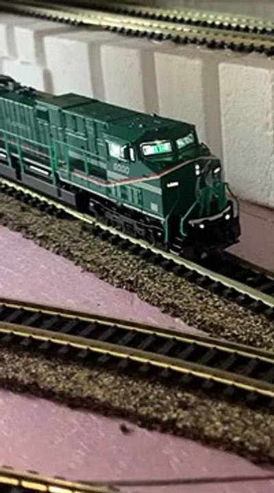 Just realized the strobing Mars lights! GE AC6000 #BroadwayLimited #nscale