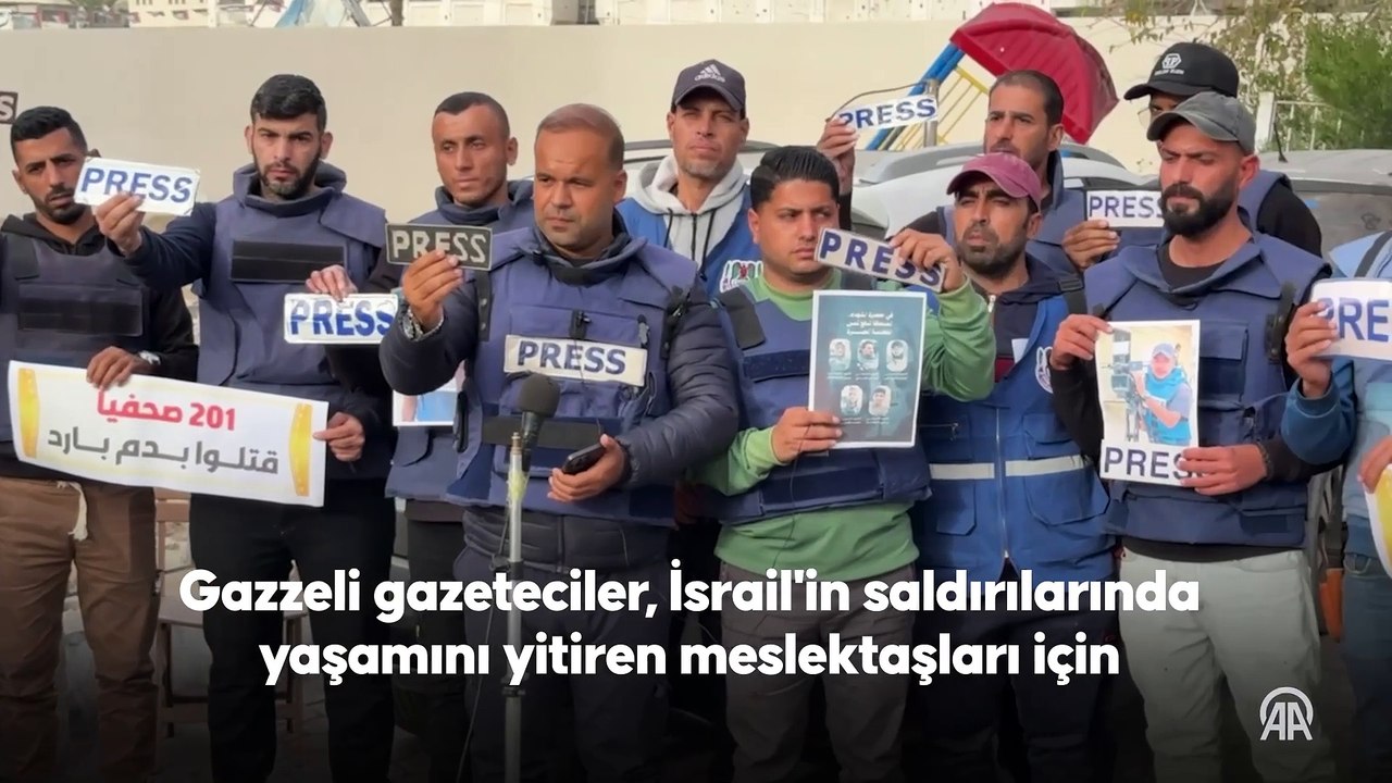 Gazzeli gazeteciler, İsrail'in saldırılarında yaşamını yitiren meslektaşları için anma etkinliği düzenledi