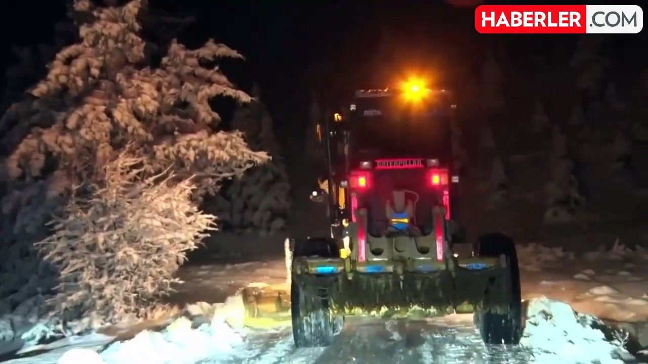 Elazığ'da Karla Mücadele: 111 Köy Yolundan 57's...