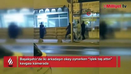 Başakşehir’de iki arkadaşın okey oynarken “işlek taş attın” kavgası kamerada