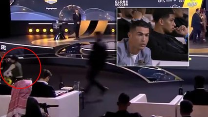 El gesto de Cristiano con un niño que se coló en la Gala: el guardaespaldas quiso pararlo