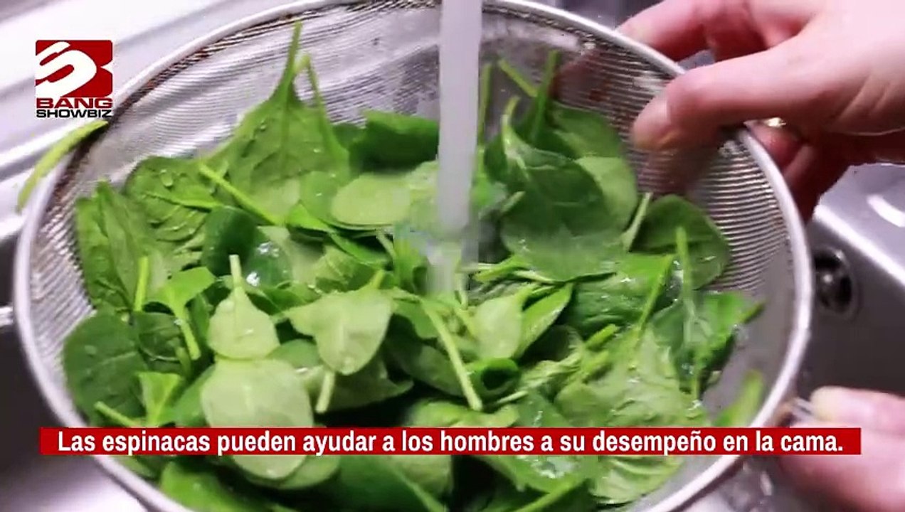 Comer espinacas puede añadir sabor a la vida sexual de un hombre
