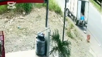 ¡Robo al vuelo! Delincuentes jalan la cartera a comerciante de queso en Chimoré y escapan en vagoneta blanca