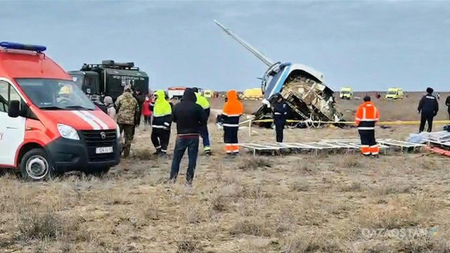 Investigación apunta a que avión de Azerbaijan Airlines chocó por “interferencias externas