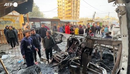 Gaza, decine di morti in nuovi raid israeliani: 5 sono giornalisti