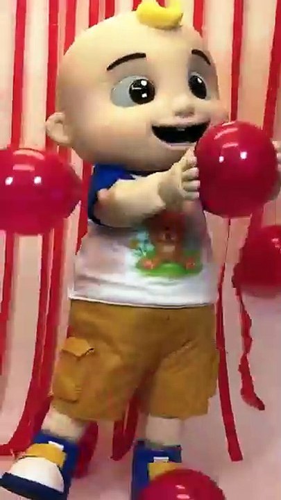 earn Colors with REAL BALLOONS🎈🌈! CoComelon in Real Life! #cocomelon #shorts