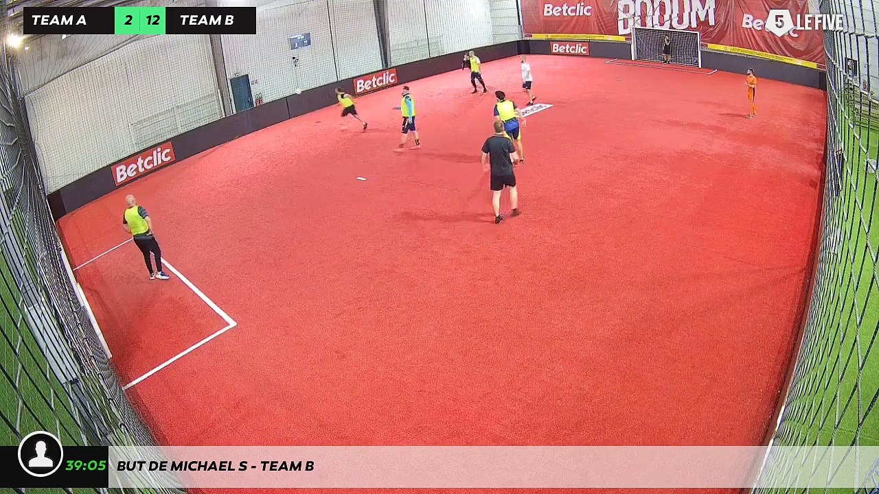 But de Michael S - Team B