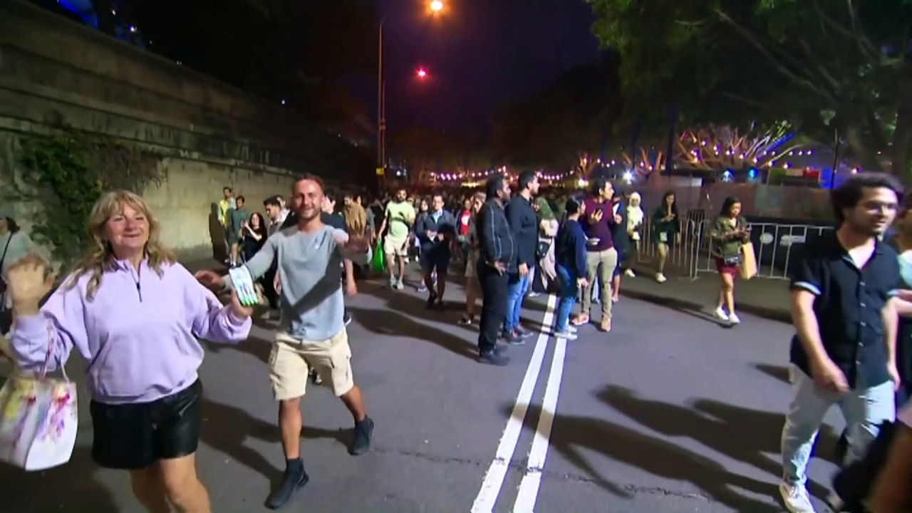 An extra thousand train services in place to service massive crowds expected at Sydney New Years Eve celebrations