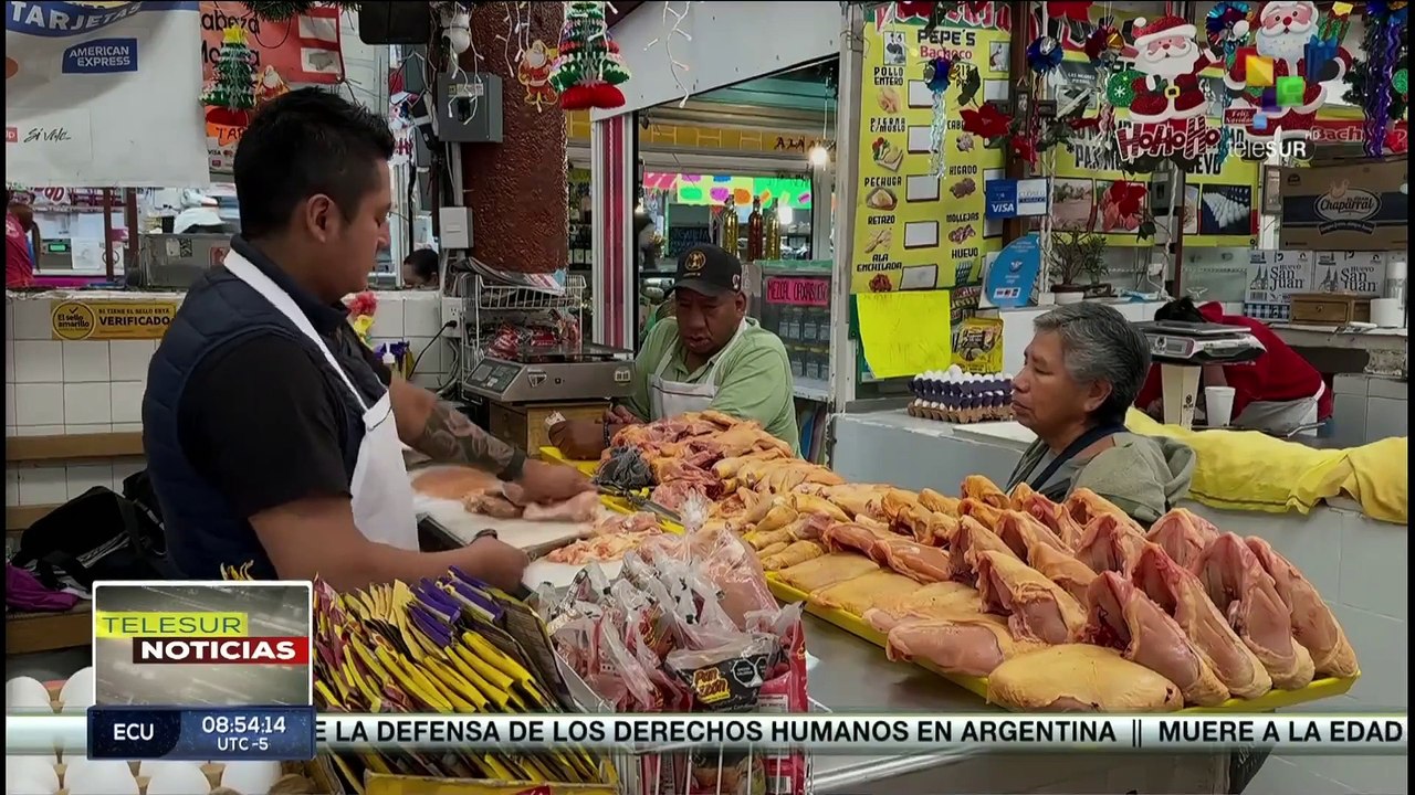 Vacacionistas reciben las fiestas navideñas en la Ciudad de México