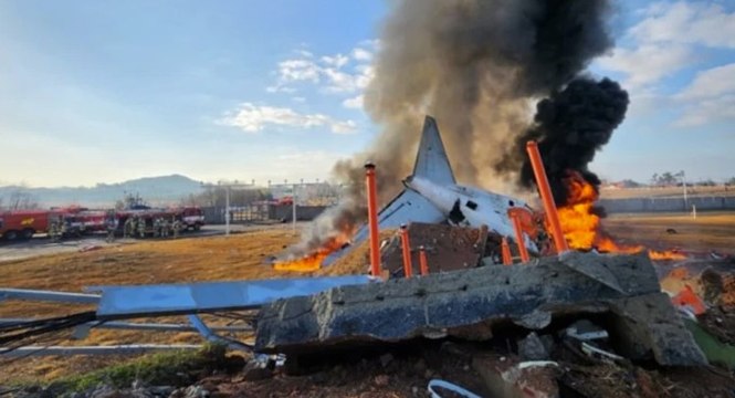 188 yolcu taşıyan uçak düştü