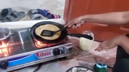 Adhi rat ko nashta😋😋😗