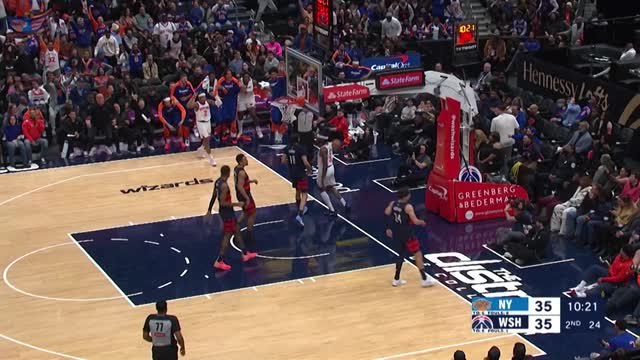 Achiuwa emphatically slams home in Knicks win